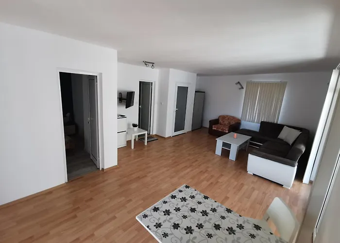 Emona 5 Floor 4 Апартамент