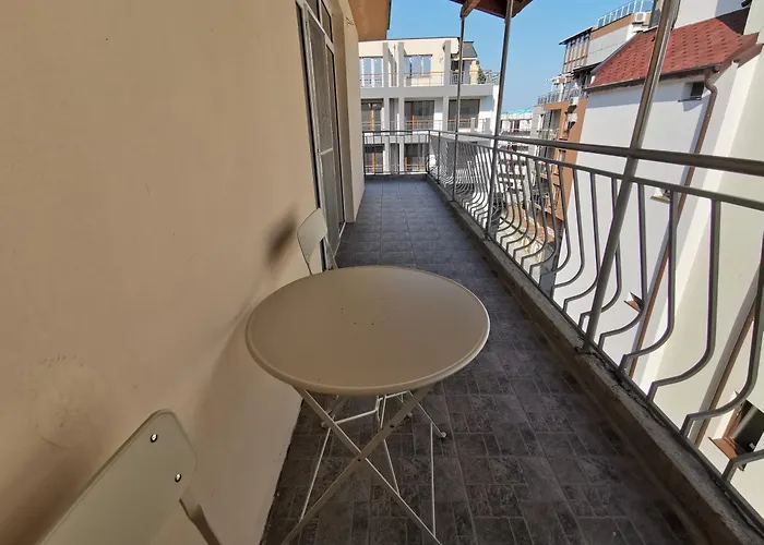 Emona 5 Floor 4 Апартамент *