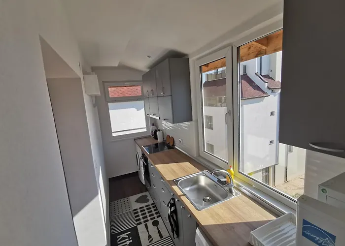 Emona 5 Floor 4 Апартамент